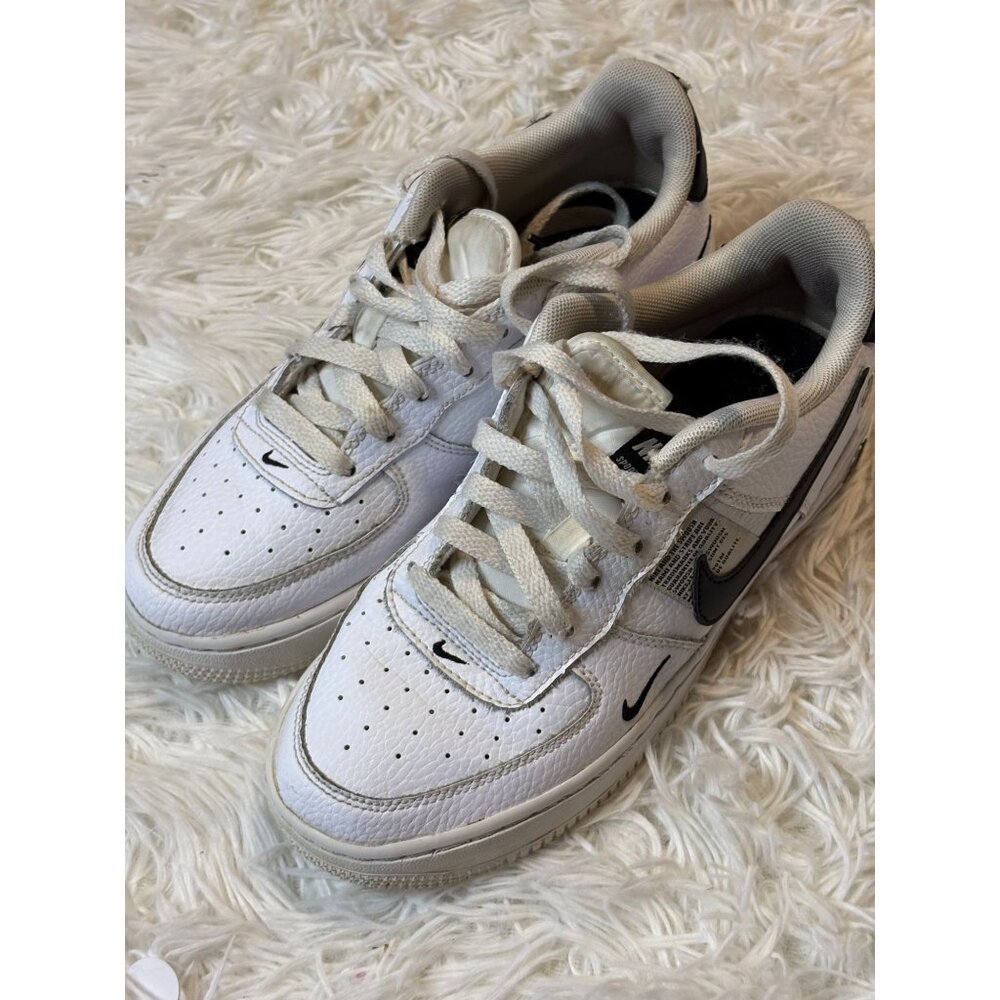 Nike Air Force 1 LV8 Utility GS White/Black Sneakers Size 5Y Pre-Owned